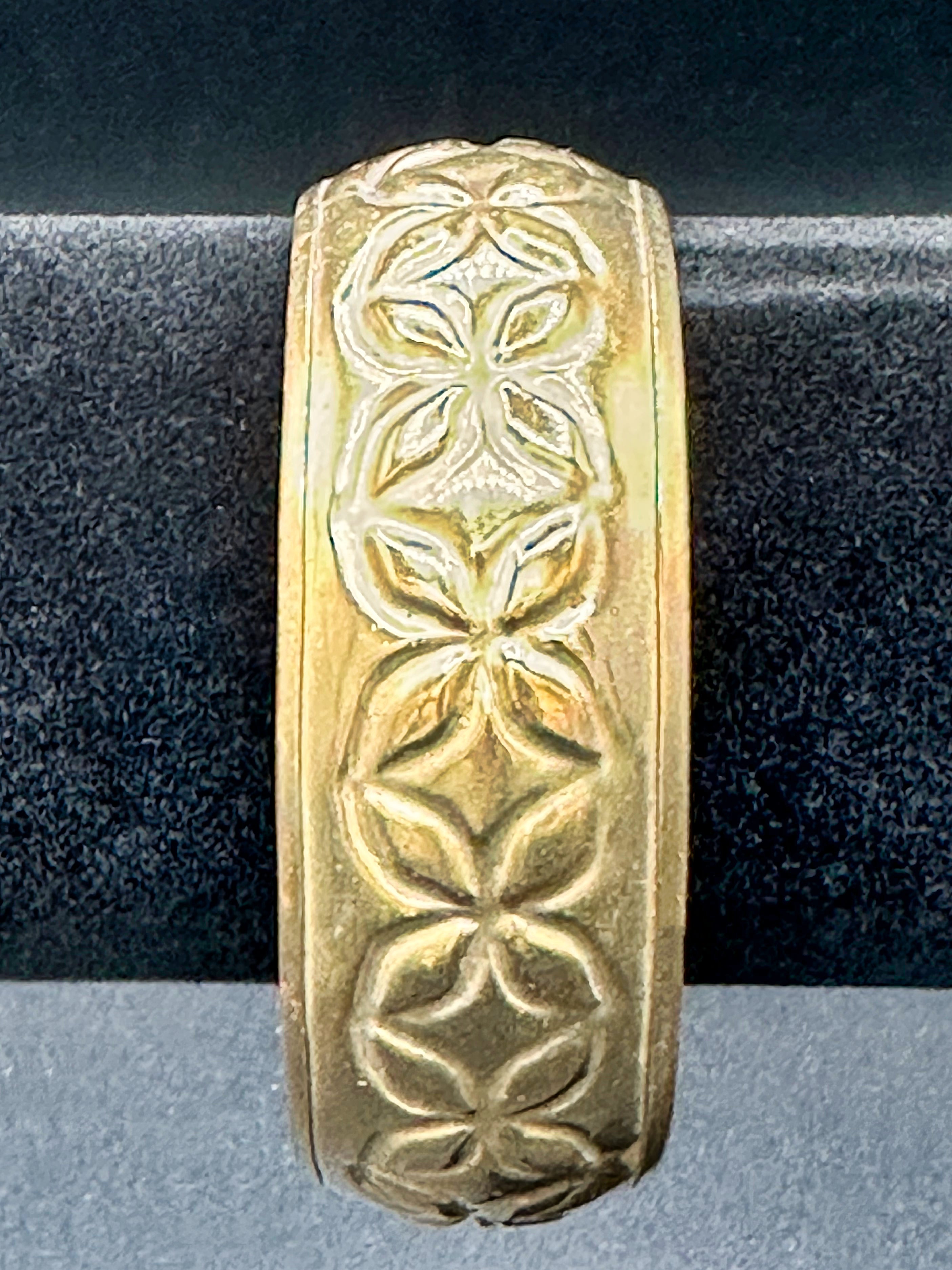 Geo Brought Me Flowers Bangle